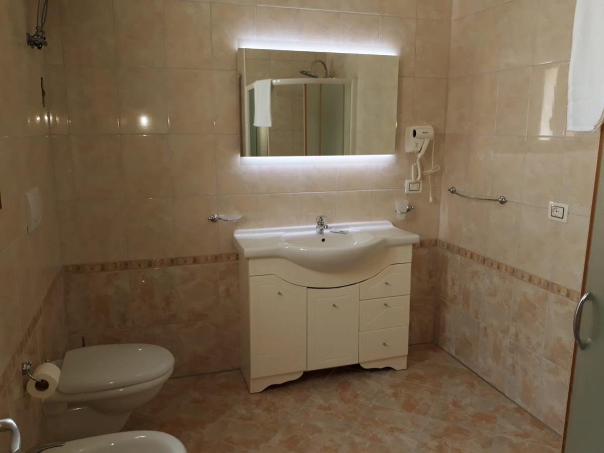 Il Vittoriano Aparthotel Porto Cesareo Exterior foto